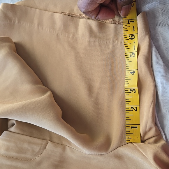 Lita By CIARA Classic Timeless Minimalist Women's Tailored High Waist Tan Shorts - Picture 11 of 12